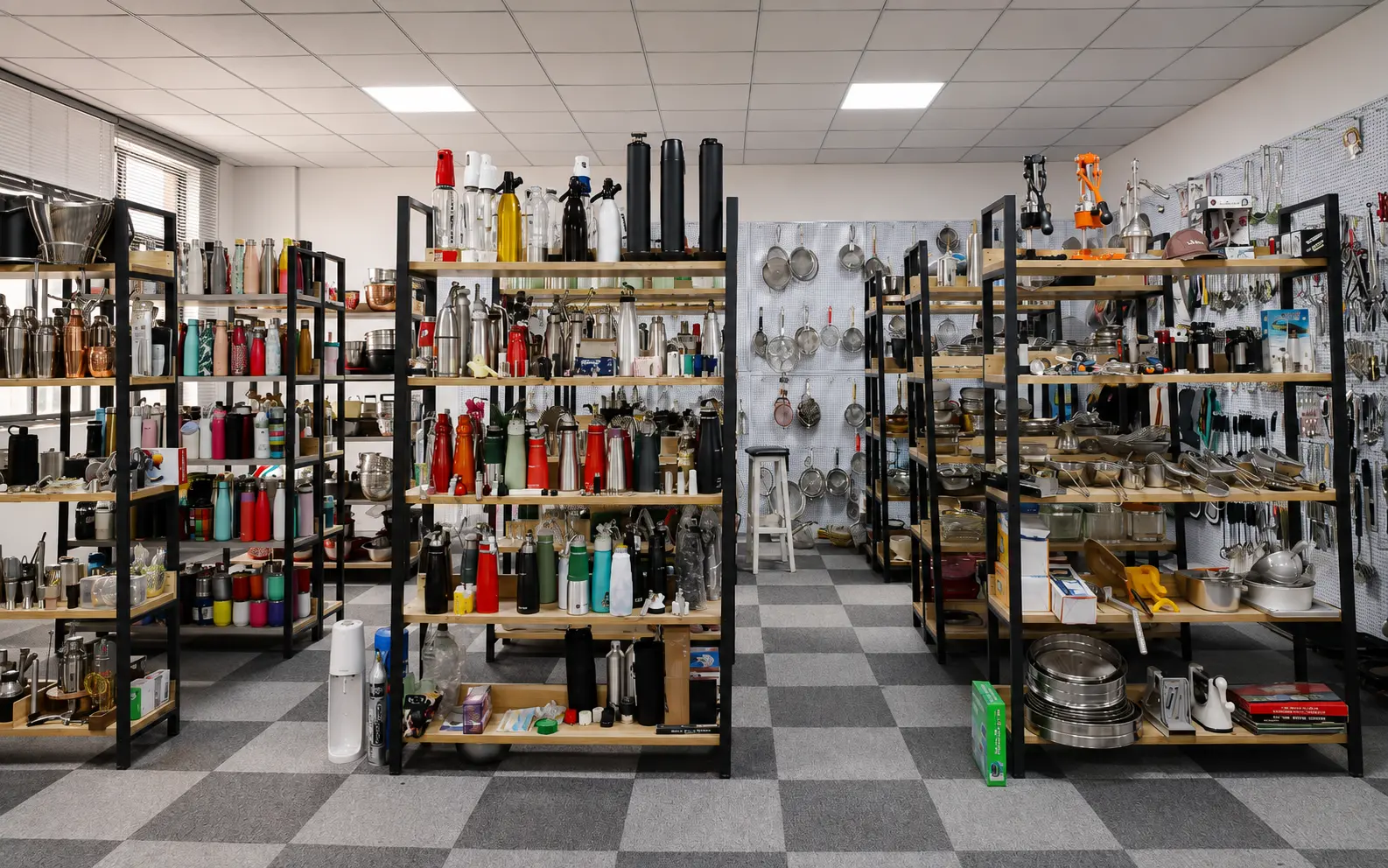 MOWXI showroom displaying drinkware and kitchenware samples